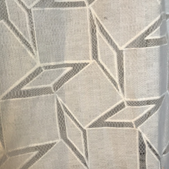 Clothes - Picture 3 of 4